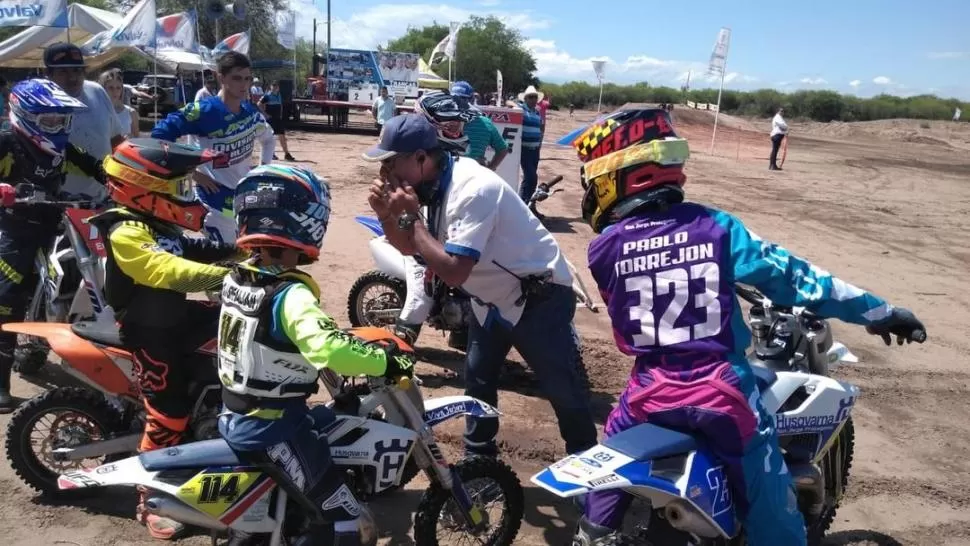 EN TRANCAS. Los más chicos probaron el trazado en el que hoy se definirán los campeones de todas las categorías. gentileza foto de marcos sena