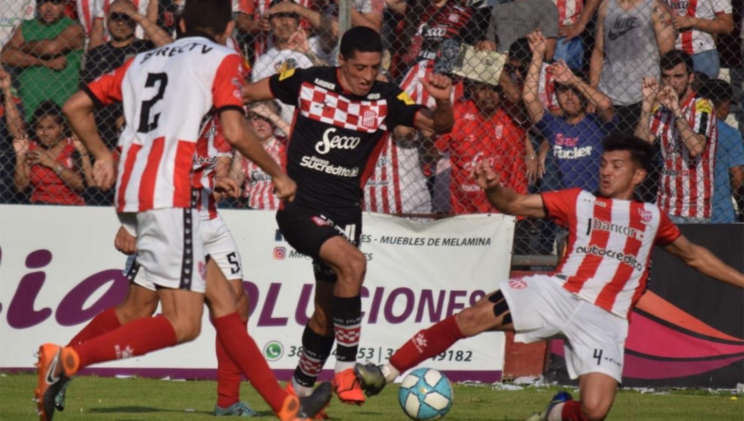 Nicolás Castro estuvo activo en los primeros minutos del partido. FOTO TOMADA DE TWITTER.COM/CASMOFICIAL