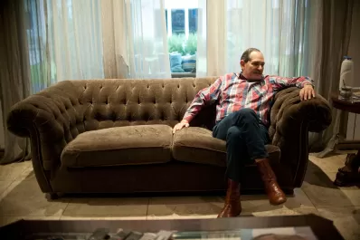 En su pedido de licencia, Alperovich dijo que es víctima de una infamia