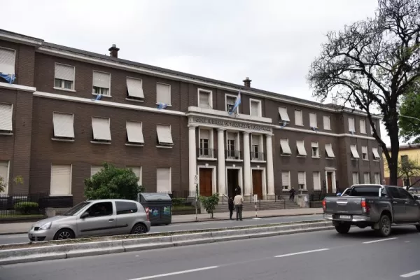 La sobrina de Alperovich ratificó la denuncia en su contra y sumó datos a la causa