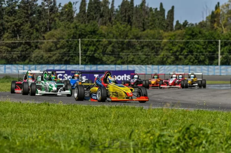  prensa Fórmula renault 2.0 