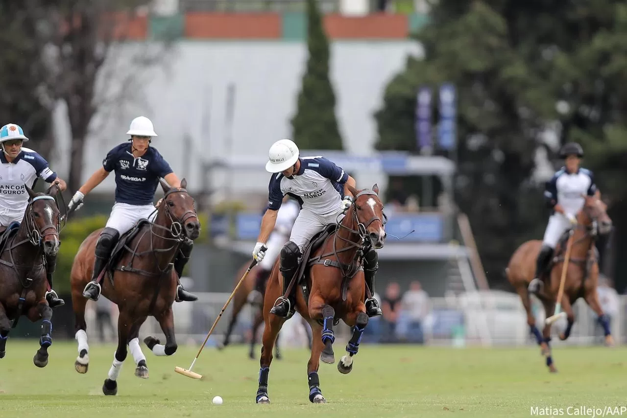 Final del séptimo chukker. La Dolfina lo cerró con 17 puntos.