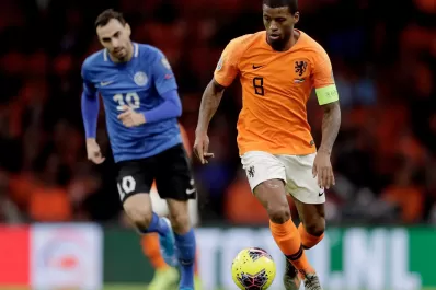 Georginio Wijnaldum dijo que se iría de la cancha si recibe insultos racistas