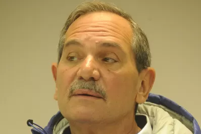 Alperovich volvió al país y ratificará su pedido de licencia en el Senado