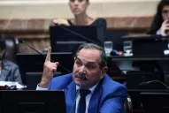 Hermetismo del senador Alperovich