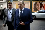 En silencio, Alperovich llegó a la provincia