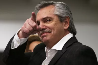 Alberto Fernández felicitó a Luis Lacalle Pou por el triunfo en las elecciones uruguayas