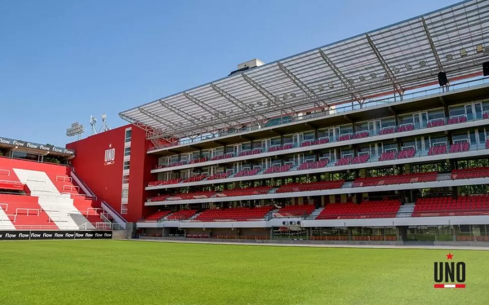 VISTA AL PALCO. El estadio UNO, observado desde las plateas y mirando a los palcos que tendrá. Un verdadero lujo no sólo para el país, sino para Sudamérica, que se inaugurará en un partido ante Atlético. prensa estudiantes 