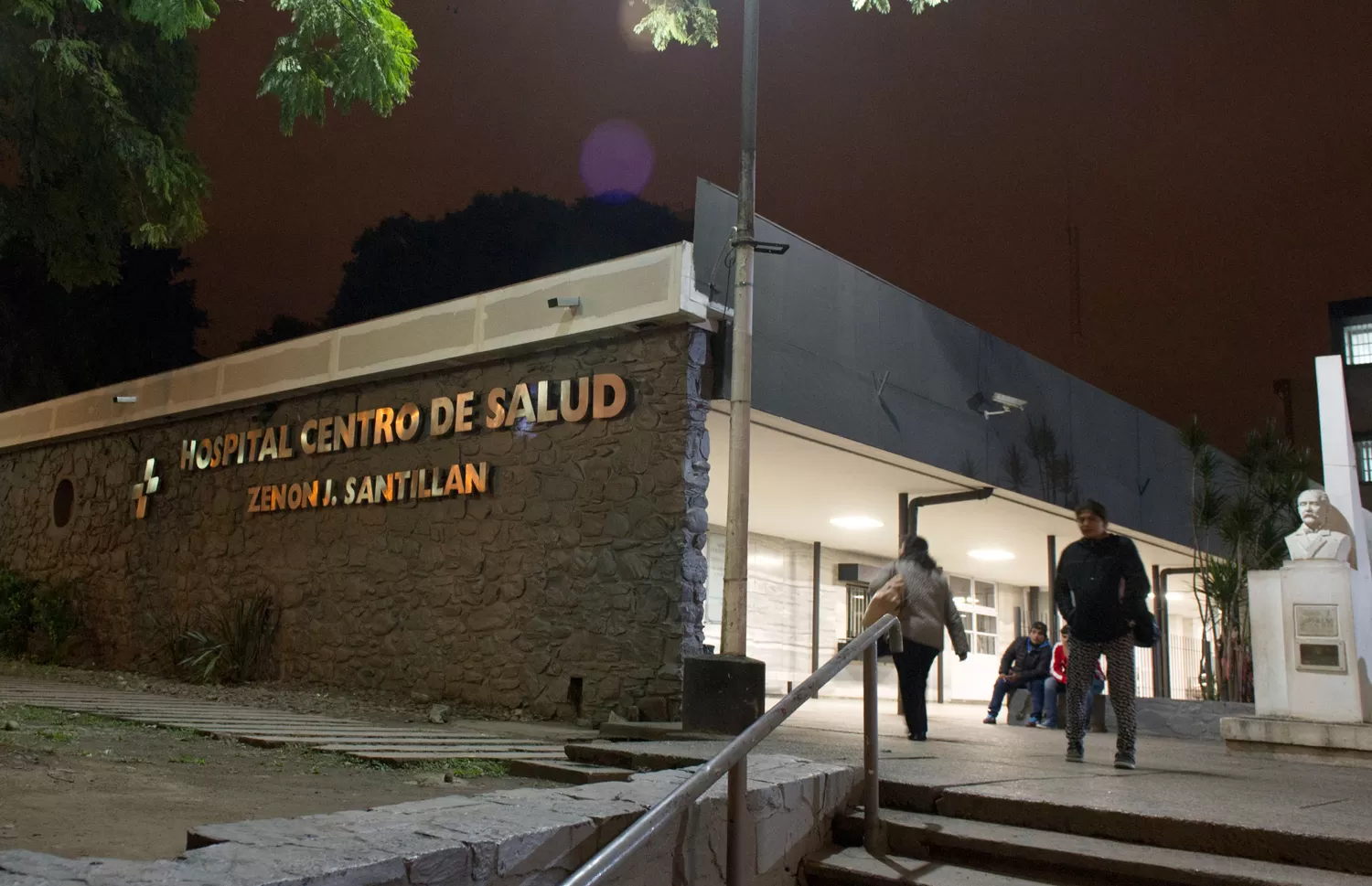 En el Centro de Salud están internados cuatro pacientes con sospechas de coronavirus y un caso confirmado.