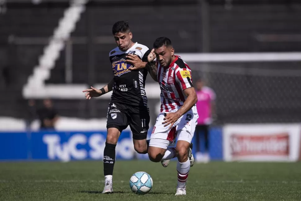 UNA GARANTÍA. Luciatti viene mostrando un nivel parejo. Es un central rápido, fuerte, tiempista y con buen juego aéreo.