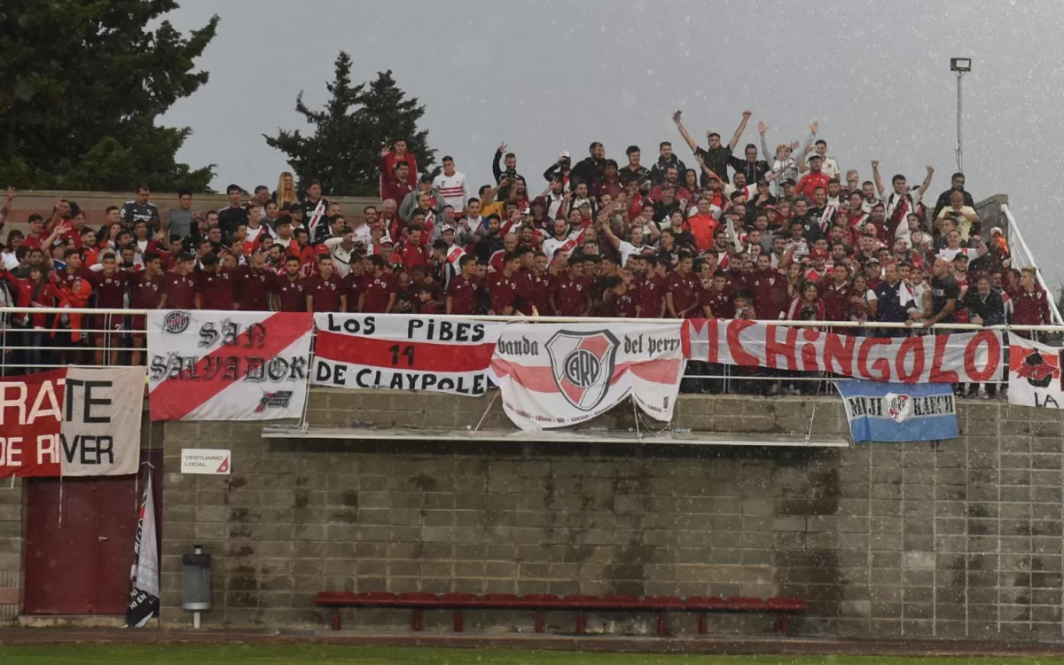 Un entrenamiento repleto de hinchas “millonarios”