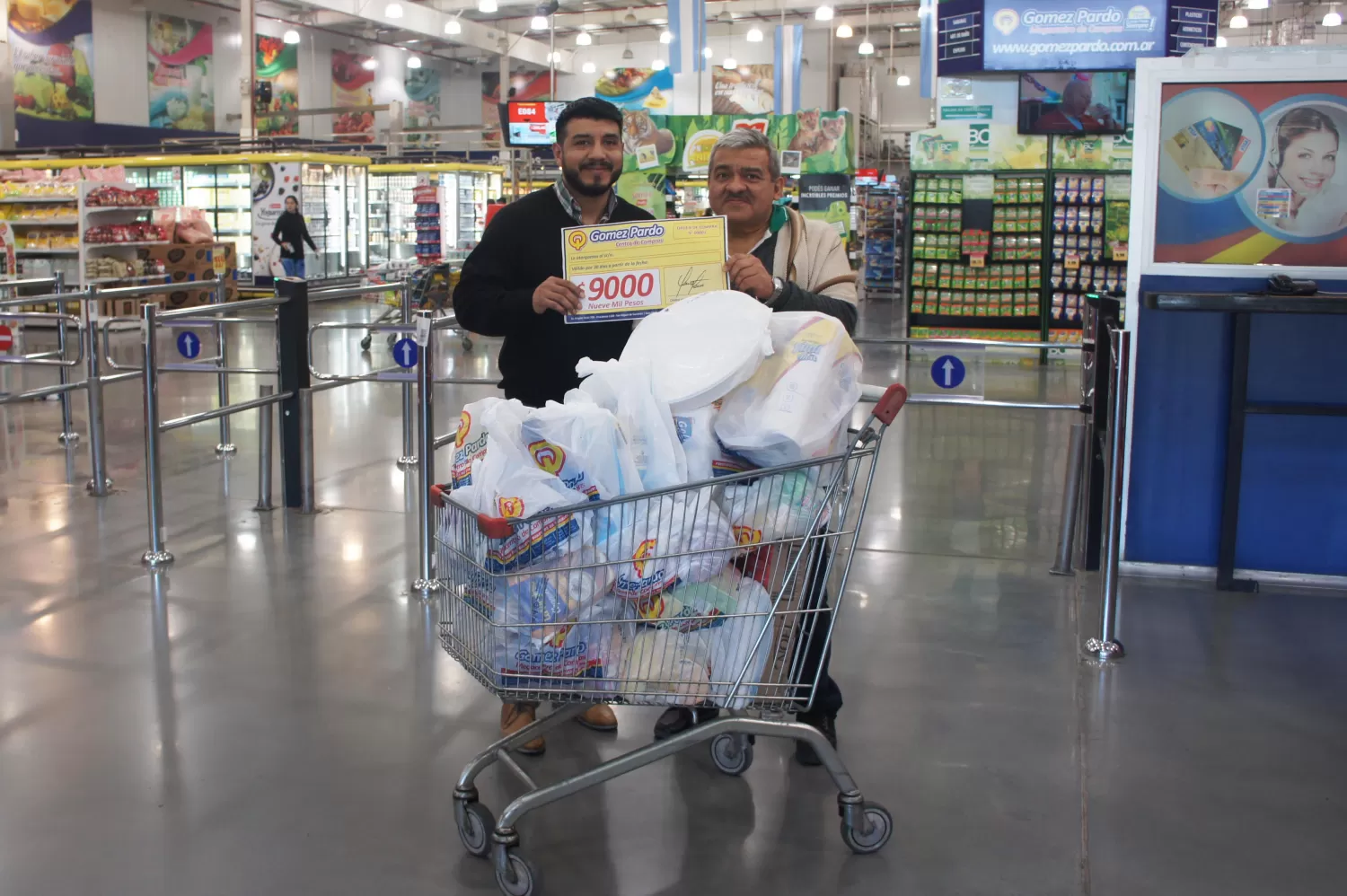 Compró todo para su casa en Gómez Pardo