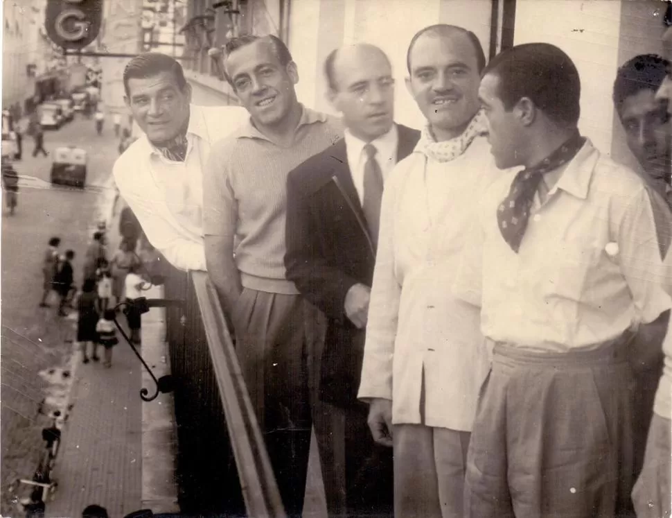 Los Ábalos, fotografiados en el balcón de LA GACETA. 