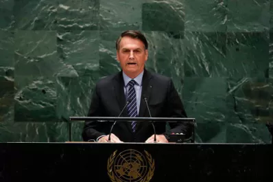 Bolsonaro defiende a su hijo con insultos a un periodista