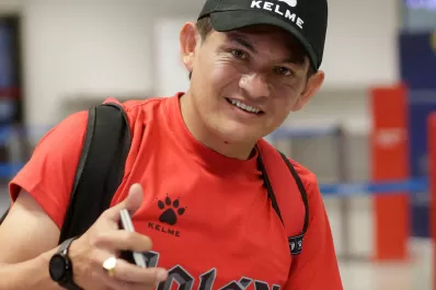 Pulguita Rodríguez, cerca del podio, detrás de dos campeones de América