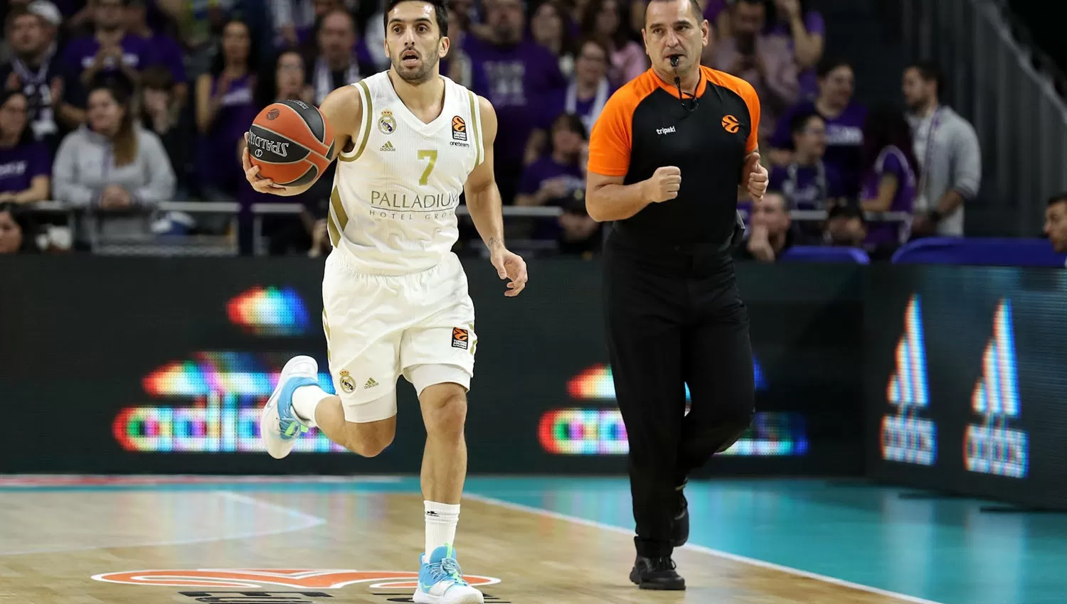 Facundo Campazzo ofreció otro recital en el Wizink Center. (FOTO TOMADA DE www.euroleague.net)