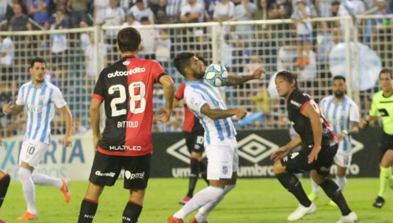 Javier Toledo facturó por dupicado para el Decano. (FOTO TOMADA DE PRENSA CLUB ATLÉTICO TUCUMÁN)