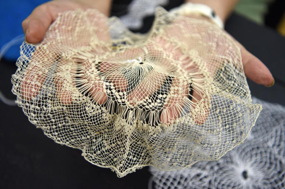 LA TÉCNICA DE LAS RANDAS.- Forma parte del patrimonio vivo de Tucumán, un concepto referido a los bienes culturales intangibles que constituyen la identidad de los pueblos. En El Cercado (Monteros) se preserva este legado.