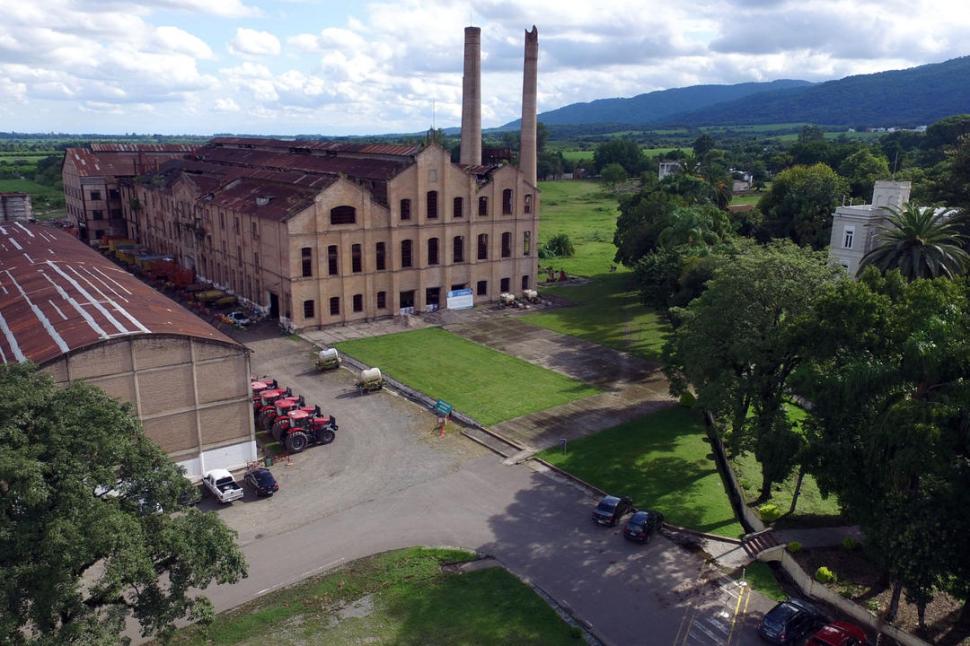 antiguo ingenio san pablo.- En el antiguo chalet (derecha) se instaló una de las sedes de la Universidad de San Pablo-T.
