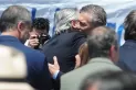 Dirigentes de los más variados partidos aplaudieron el abrazo de Fernández y Macri