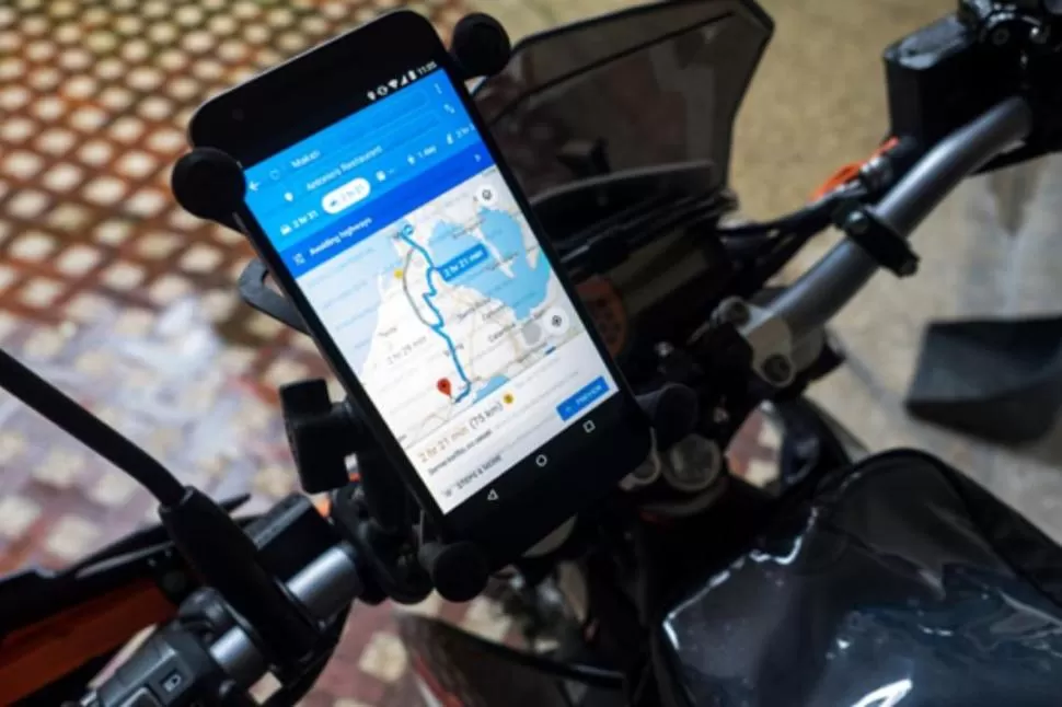 EN DOS RUEDAS. La nueva versión del Maps está pensada para ayudar específicamente a los motociclistas. 