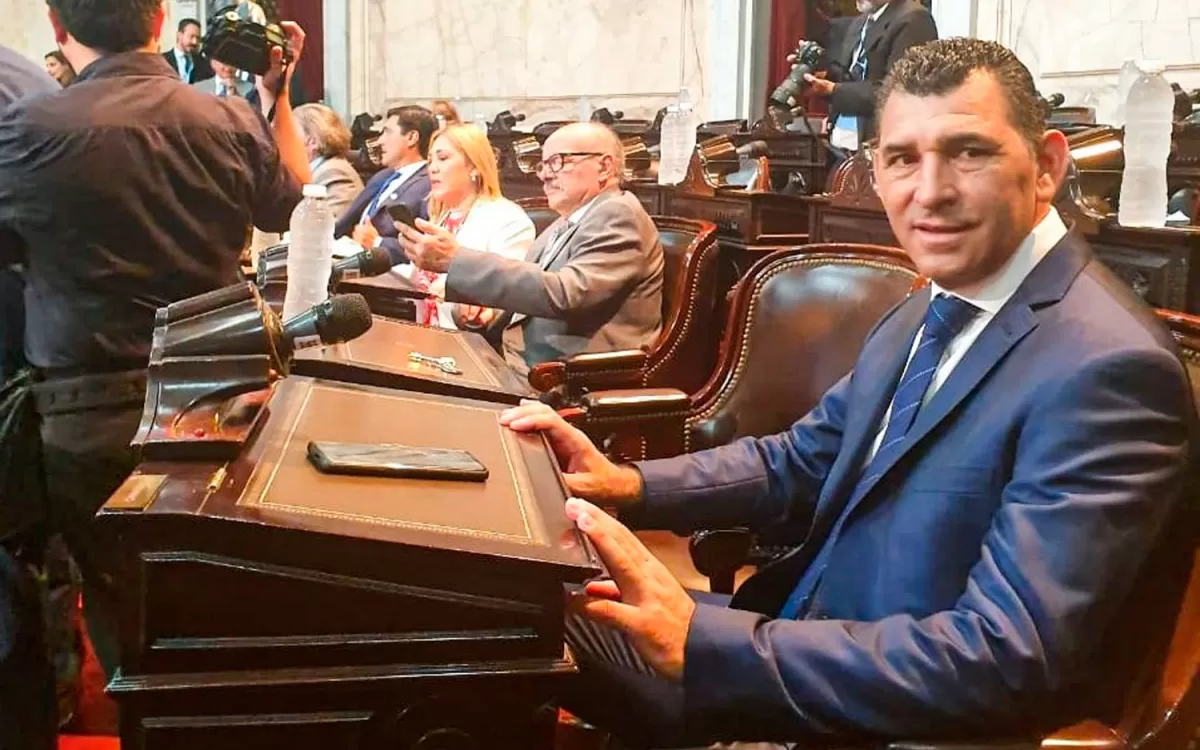 EN EL CONGRESO. Mario Leito, ocupando su banca.