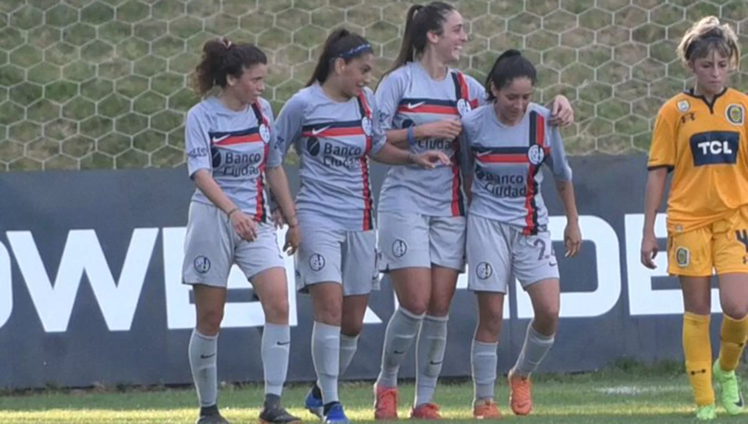 Macarena Sánchez logró un triplete en la goleada de San Lorenzo. (FOTO TOMADA DE PRENSA AFA)