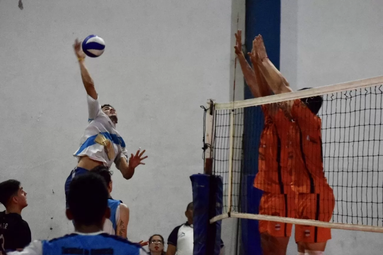 Monteros Voley dio un paso importante para consagrarse campeón anual de voley. (FOTO TOMADA DE PRENSA FTV)