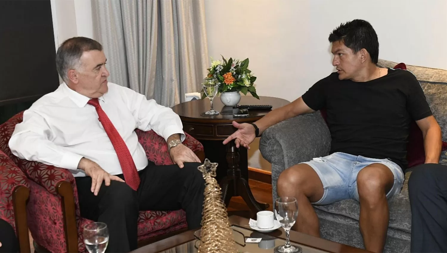 Rodríguez, durante la reunión con Jaldo. 