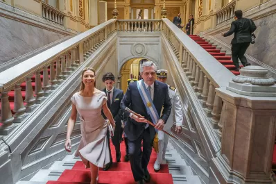 Fabiola Yañez, como primera dama, será recibida mañana por el Papa