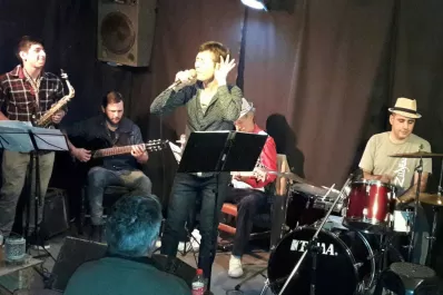 Noche Brasileira: Terça Feira en Magic Music Box