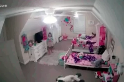 ¡Terror! Hackearon la cámara de la habitación de una niña y la asustaron