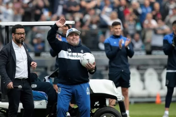 Maradona respaldó a Alberto Fernández y a Cristina Kirchner