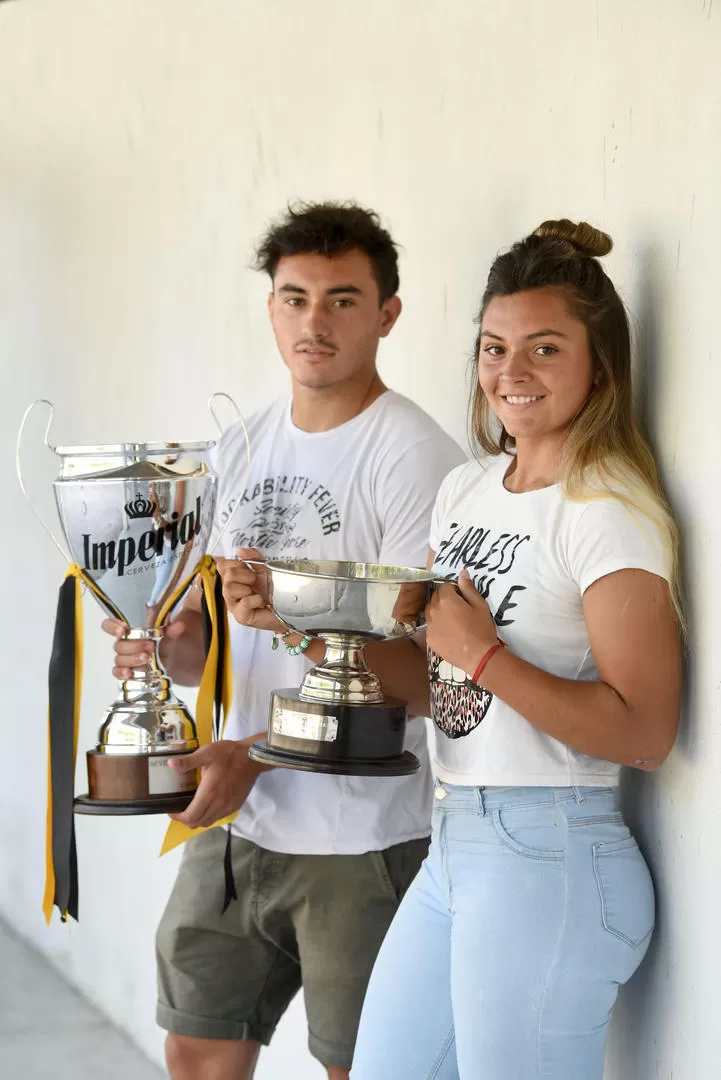 PURPURADOS. Ambos heredaron de su papá, “Rudy” Medina, la pasión por el rugby y por su club, Cardenales. la gaceta / foto de DIEGO ARAOZ
