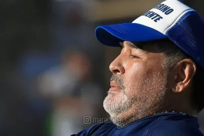 Maradona festejó la reelección de Pellegrino como presidente de Gimnasia