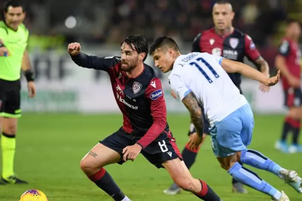 Con Correa de titular, Lazio derrotó a Cagliari 2-1 y se acerca a los punteros