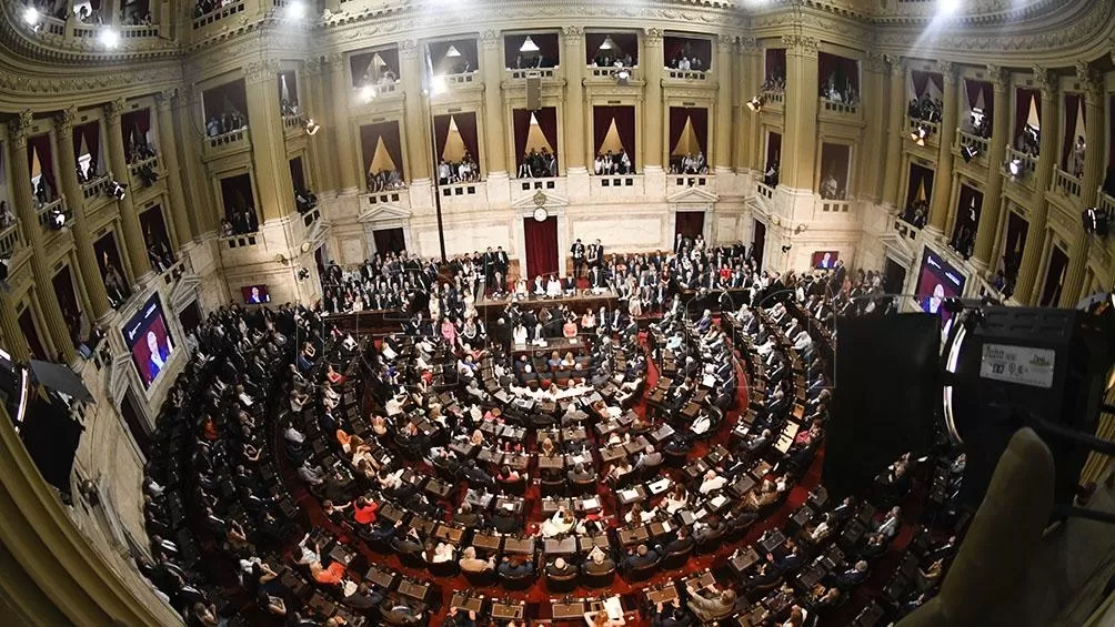 Según Moreau, la sesión de mañana se hace, si es necesario con los ministros que eran diputados