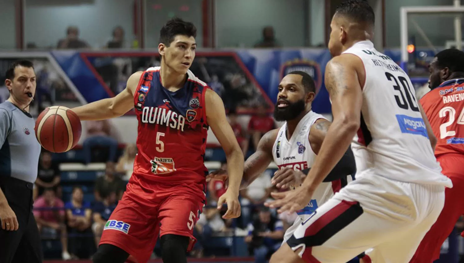 Iván Gramajo, el escolta taficeño de Quimsa, promedia 6.8 puntos y 2.3 rebotes en la competencia continental. (FOTO TOMADA DE www.fiba.basketball)