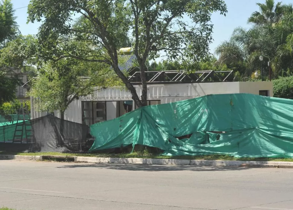 EN OBRA. Instalan un local de “construcción renovable” para exhibir productos y como punto de ventas. la gaceta / foto de antonio ferroni