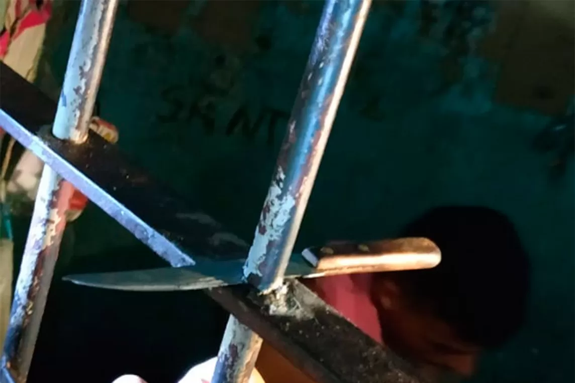 EL CALABOZO. Uno de los barrotes ya había sido cortado.