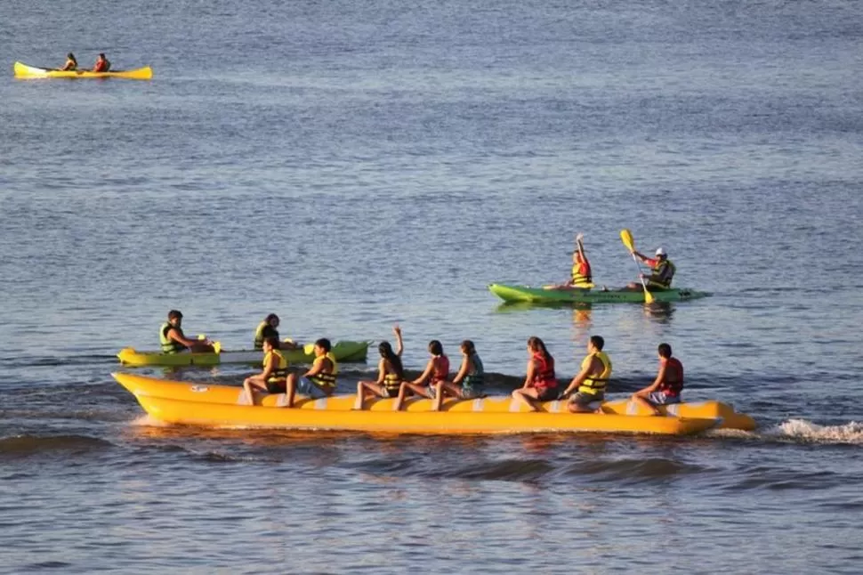 DEPORTES ACUÁTICOS. En el dique Celestino Gelsi puede hacerse canyoning, kayak, windsurf y kitesurf. ente tucumán turismo