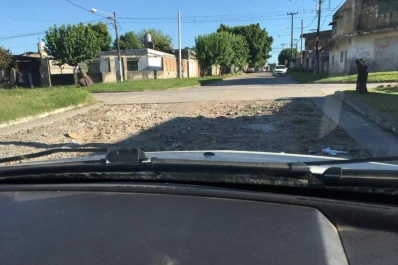 La erosión de la lluvia torna intransitable la cuadra de Asunción al 2.200