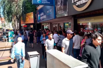 ¿Un bache en la ley? Los extranjeros pueden comprar dólares más baratos