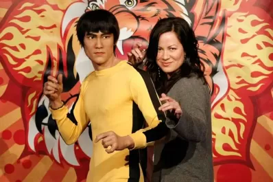 La hija de Bruce Lee demanda a cadena de restaurantes por usar imagen de su padre