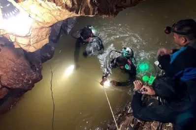 Murió uno de los rescatistas de los niños tailandeses