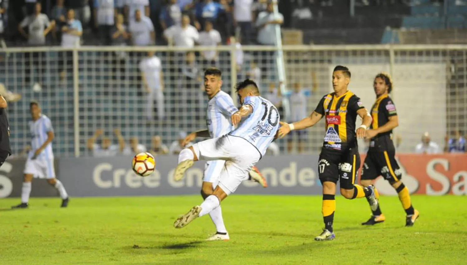 El 26 de abril de 2018, Atlético selleba el pase a octavos de la Libertadores al golear por 3-0 a The Strongest. (ARCHIVO)