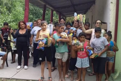 Les cerraron el comedor pero ahora fabrican alpargatas