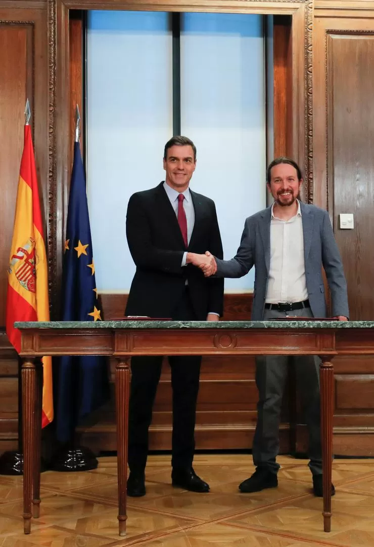 SÁNCHEZ E IGLESIAS. Los líderes políticos celebraron el convenio. reuters