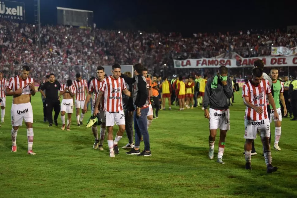 En el último partido del 2019, San Martín se “floreó” pese a no haber jugado uno de sus mejores duelos. En Mendoza, vapuleó a Gimnasia y Esgrima, al que le ganó 3 a 0 sin atenuantes. El “Santo” terminó 2019 como sólido puntero de la Primera Nacional.