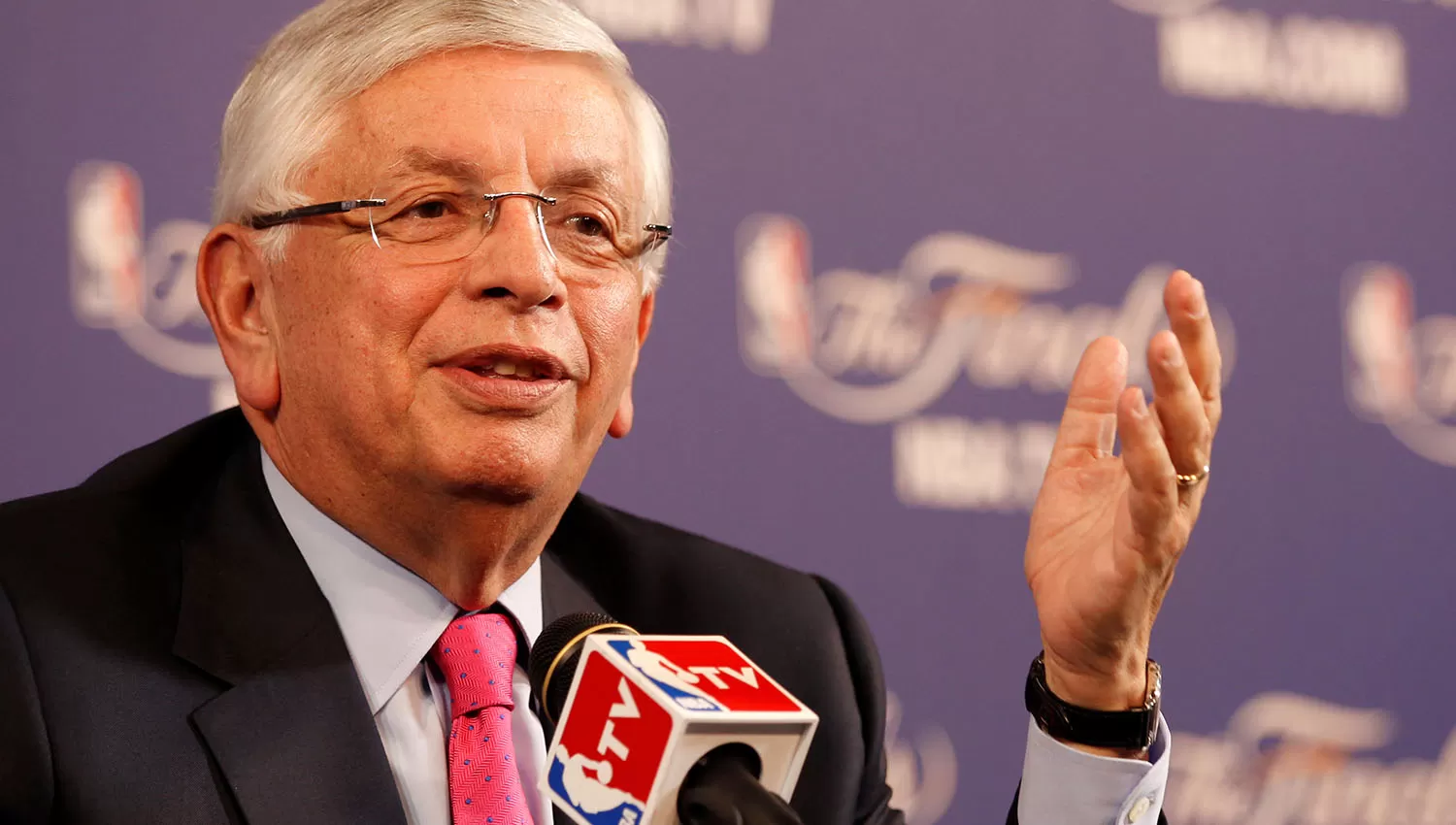 David Stern ideó las grandes transformaciones en la NBA. (ARCHIVO)